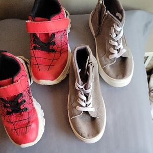 Pair of Red Spiderman and gray Oomphies Tennis shoes